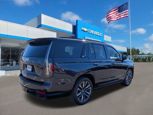 Used 2023 Cadillac Escalade Sport Platinum AWD/4WD image 4