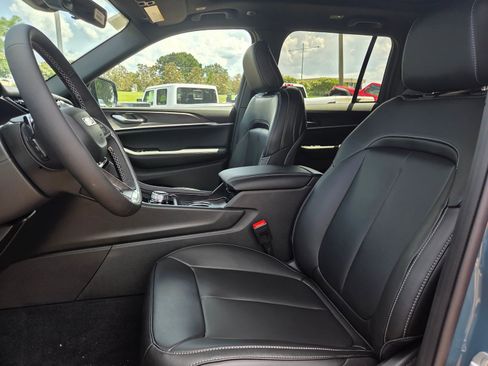 New 2026 Jeep Grand Cherokee Limited RWD image 12