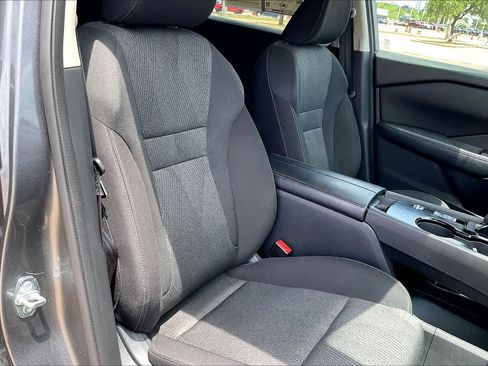 Used 2025 Nissan Rogue SV FWD image 11