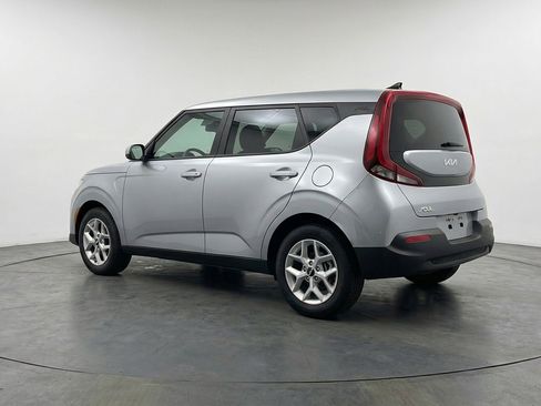 Used 2025 Kia Soul LX w/ LX Technology Package FWD image 6