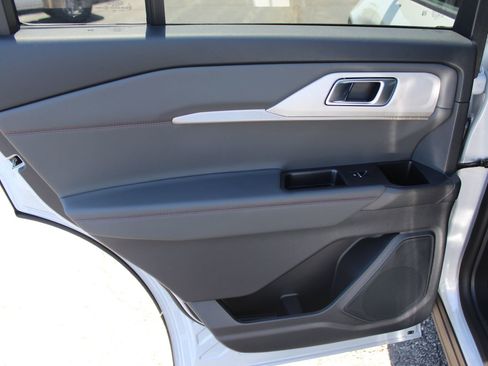New 2026 Ford Explorer Active AWD/4WD image 17