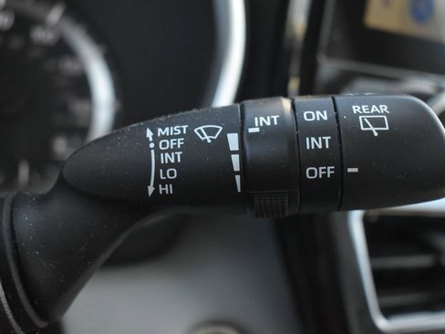 Used 2023 Toyota Highlander L image 24