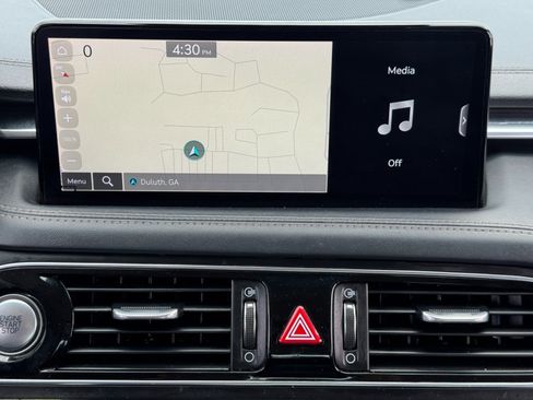 Used 2022 Genesis G70 2.0T image 24