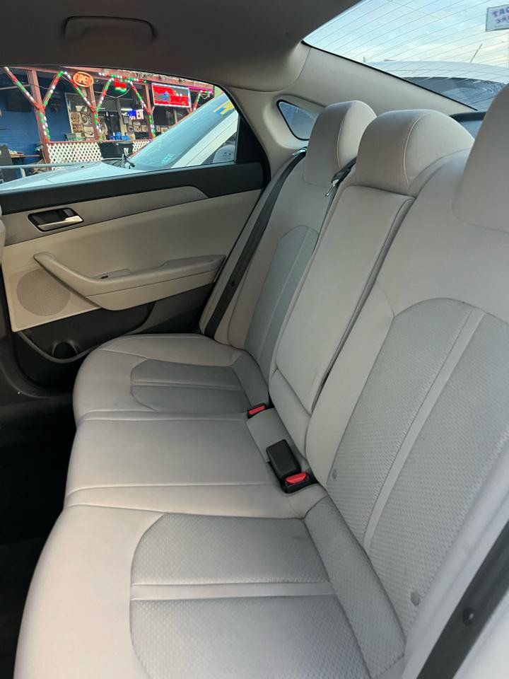 Used 2018 Hyundai Sonata SE FWD image 7