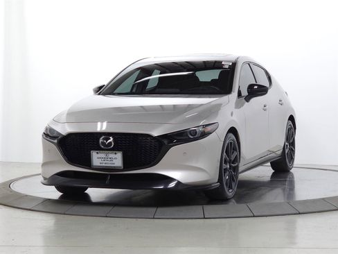 Used 2023 MAZDA MAZDA3 Hatchback w/Premium Plus Pkg AWD/4WD image 4