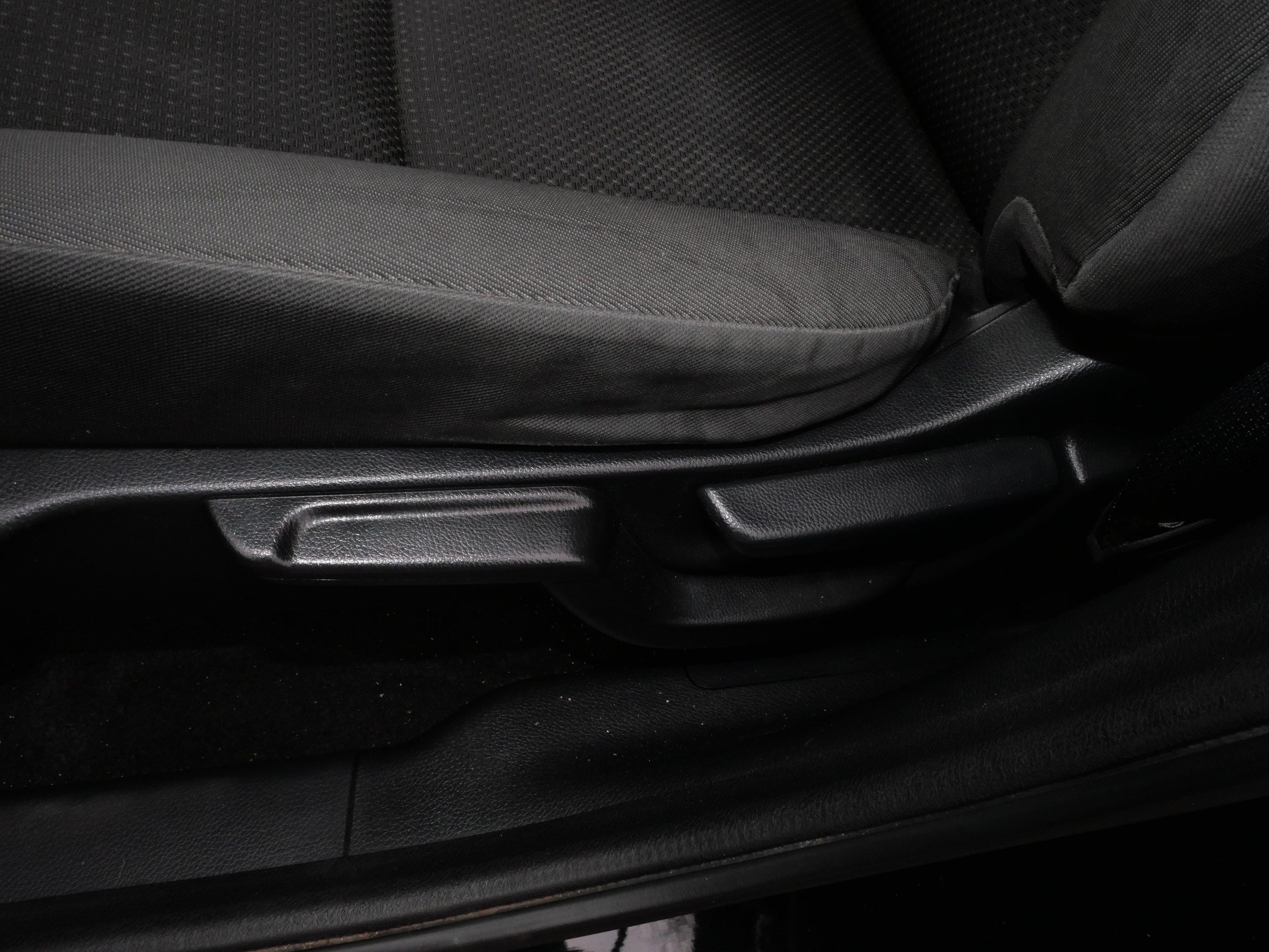 Certified 2019 Honda HR-V LX image 20