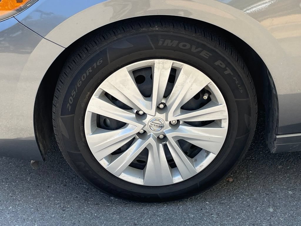 Used 2023 Nissan Sentra S FWD image 30