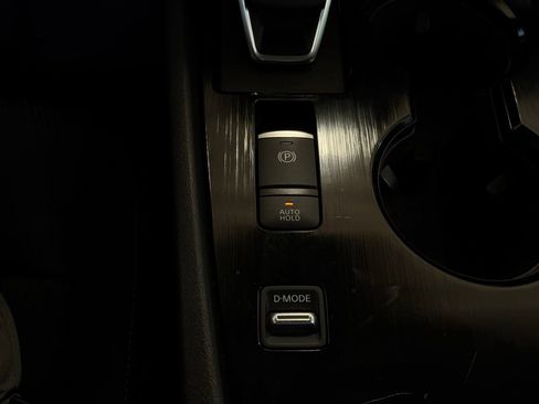 Used 2026 Nissan Rogue SV FWD image 25