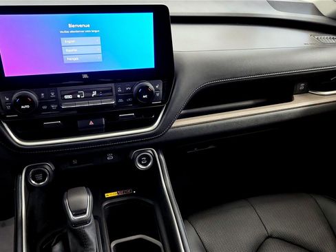 Used 2025 Toyota Grand Highlander AWD image 31
