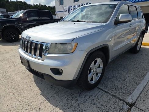 Used 2011 Jeep Grand Cherokee Laredo RWD image 4
