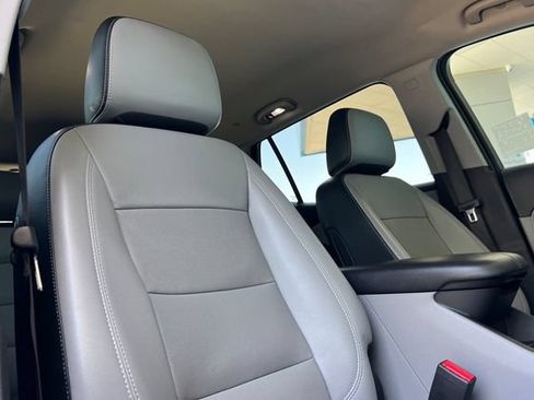 Used 2023 GMC Terrain SLT AWD/4WD image 21