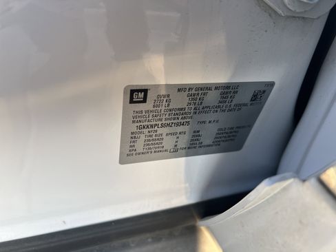 Used 2017 GMC Acadia Denali w/ Technology Package FWD image 30