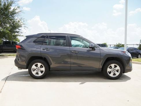 Used 2020 Toyota RAV4 XLE w/ Convenience Package AWD/4WD image 10