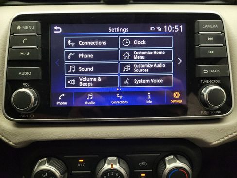 Used 2021 Nissan Versa SV FWD image 25