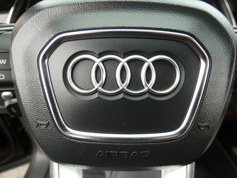 Used 2017 Audi Q7 3.0T Prestige w/ Prestige Package image 75