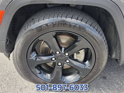 Used 2021 Jeep Grand Cherokee L Laredo RWD image 17
