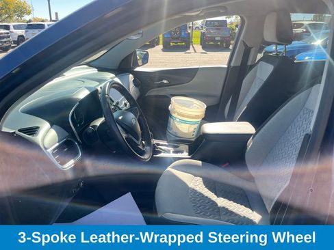 Used 2022 Chevrolet Equinox LT w/ Driver Convenience Package image 11