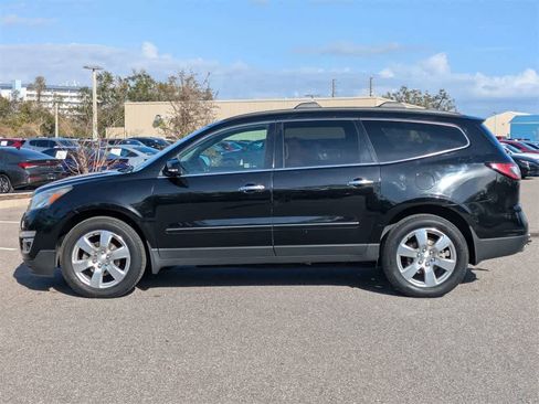 Used 2017 Chevrolet Traverse Premier image 2