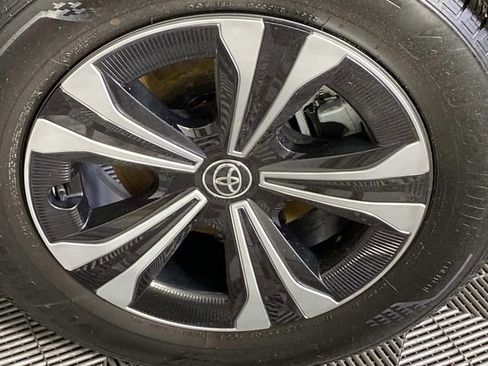 Used 2025 Toyota bZ4X XLE w/ Weather Package image 27