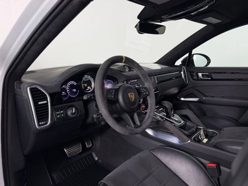 Certified 2022 Porsche Cayenne Turbo GT AWD/4WD image 4
