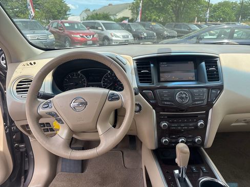 Used 2013 Nissan Pathfinder SL FWD image 26