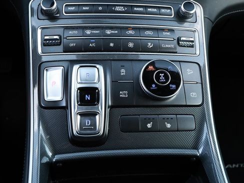 Used 2022 Hyundai Santa Fe SEL w/ Convenience + Premium Package AWD/4WD image 19