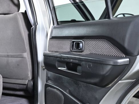 Used 2004 Nissan Pathfinder SE w/ (SRF) SE Sunroof Pkg AWD/4WD image 27