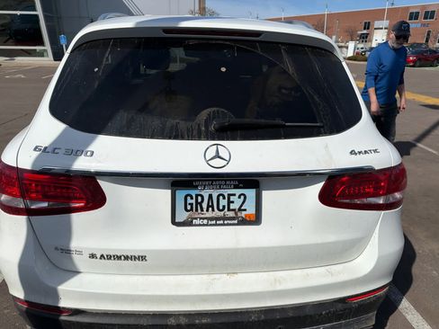 Used 2019 Mercedes-Benz GLC 300 4MATIC image 4