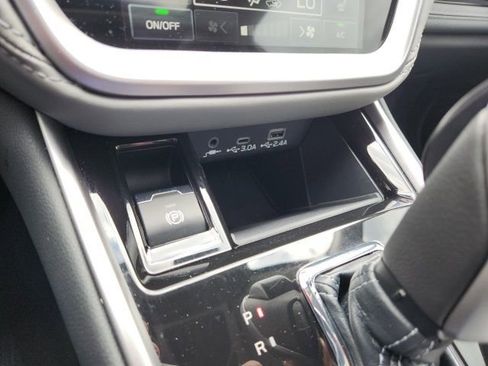 Used 2023 Subaru Outback Limited image 36