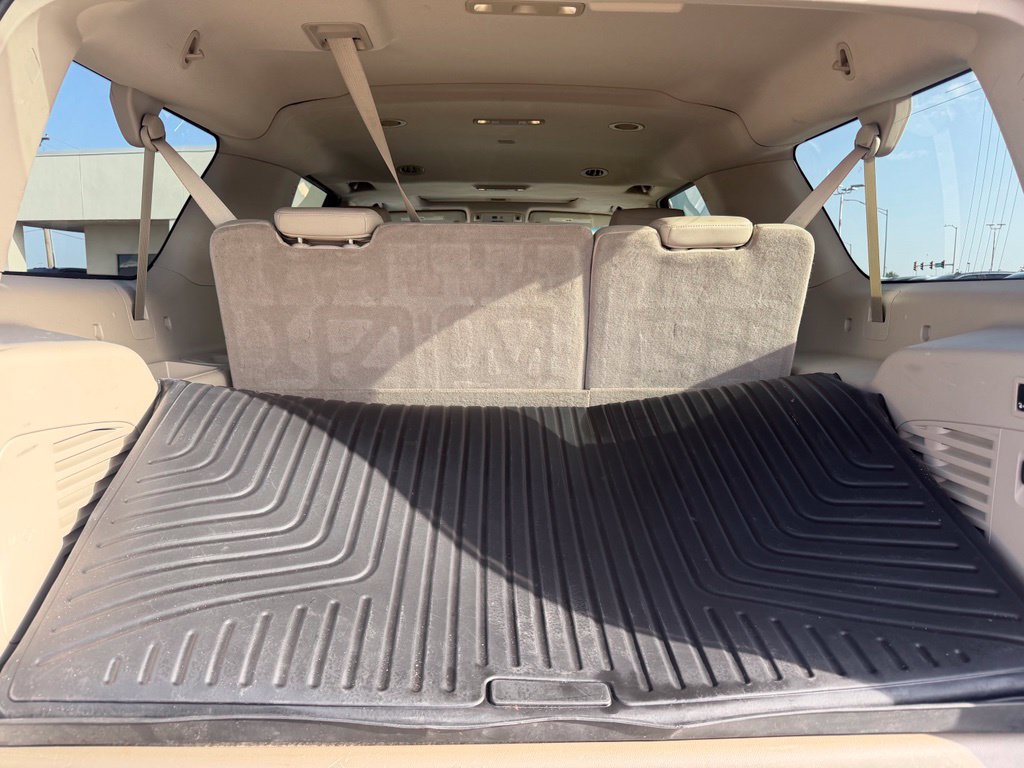Used 2017 Cadillac Escalade ESV Luxury AWD/4WD image 17