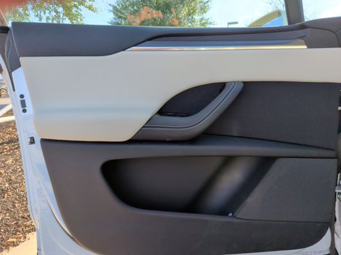 Used 2023 Tesla Model X Plaid image 26