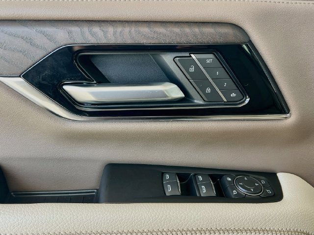 New 2027 GMC Yukon Denali w/ Sun & Power Step Package RWD image 13