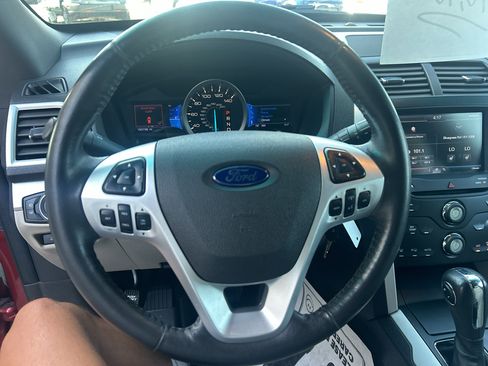 Used 2013 Ford Explorer XLT FWD image 25