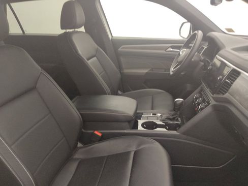 Used 2023 Volkswagen Atlas Cross Sport SE FWD image 21