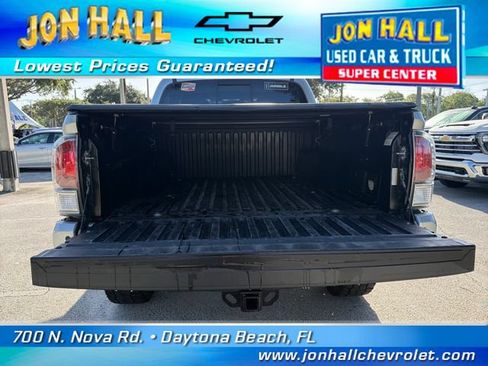 Used 2023 Toyota Tacoma TRD Off-Road w/ TRD Premium Off Road Package AWD/4WD image 10