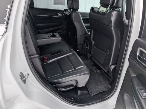 Used 2019 Jeep Grand Cherokee Limited image 27