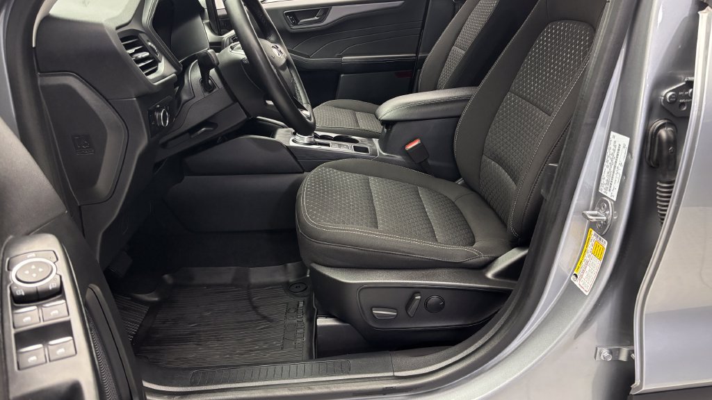 Used 2023 Ford Escape Active w/ Tech Pack #1 AWD/4WD image 12