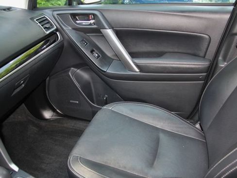 Used 2018 Subaru Forester 2.5i Limited AWD/4WD image 32
