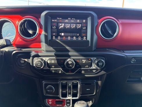 Used 2021 Jeep Wrangler Unlimited Rubicon AWD/4WD image 29