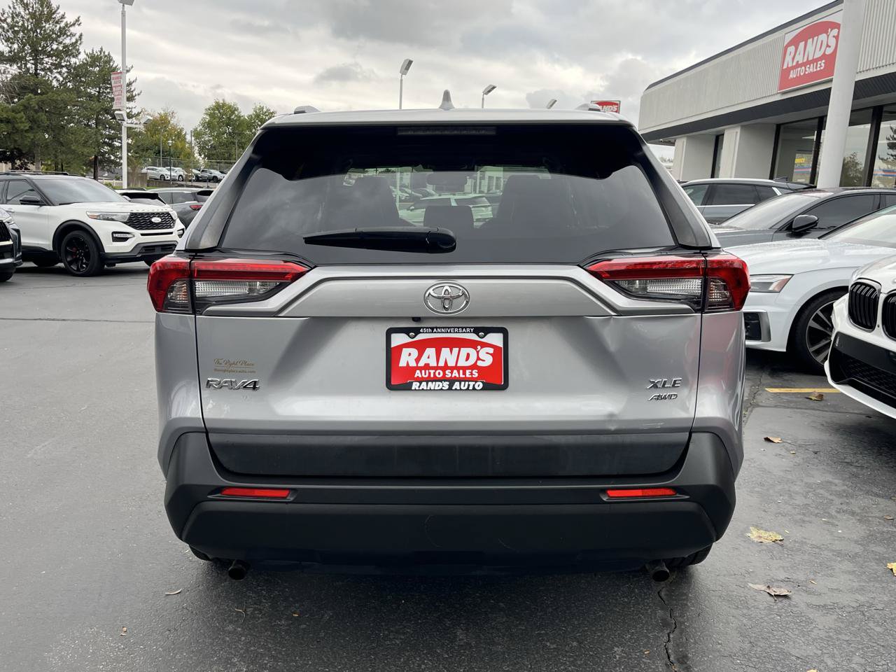 Used 2020 Toyota RAV4 XLE Premium AWD/4WD image 6