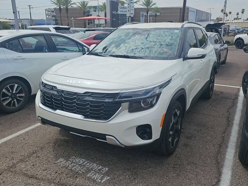 Certified 2025 Kia Seltos S FWD image 3