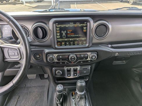 Used 2022 Jeep Wrangler Sport AWD/4WD image 17