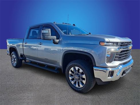 Used 2025 Chevrolet Silverado 2500 LT w/ All Star Edition image 3