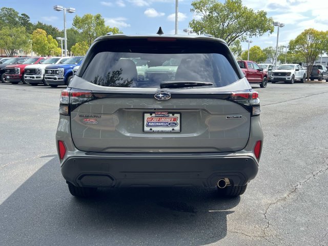 Used 2025 Subaru Forester Touring w/ Popular Package - Touring AWD/4WD image 12