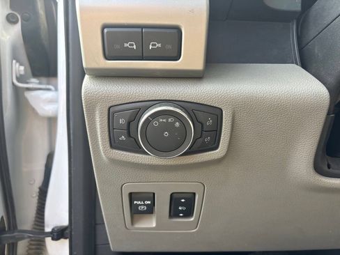 Used 2019 Ford F150 Lariat AWD/4WD image 12