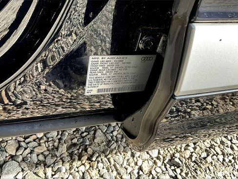 Used 2017 Audi Q7 3.0T Premium Plus w/ Premium Plus Package image 31