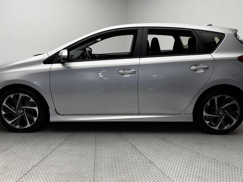 Used 2017 Toyota Corolla iM w/ Carpet Mat Package FWD image 3