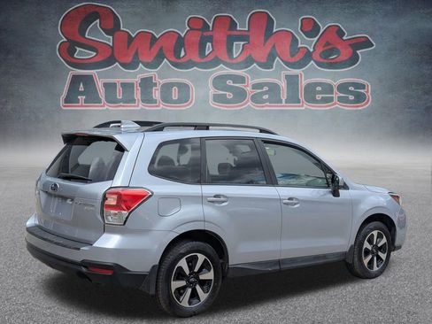 Used 2017 Subaru Forester 2.5i Premium image 6