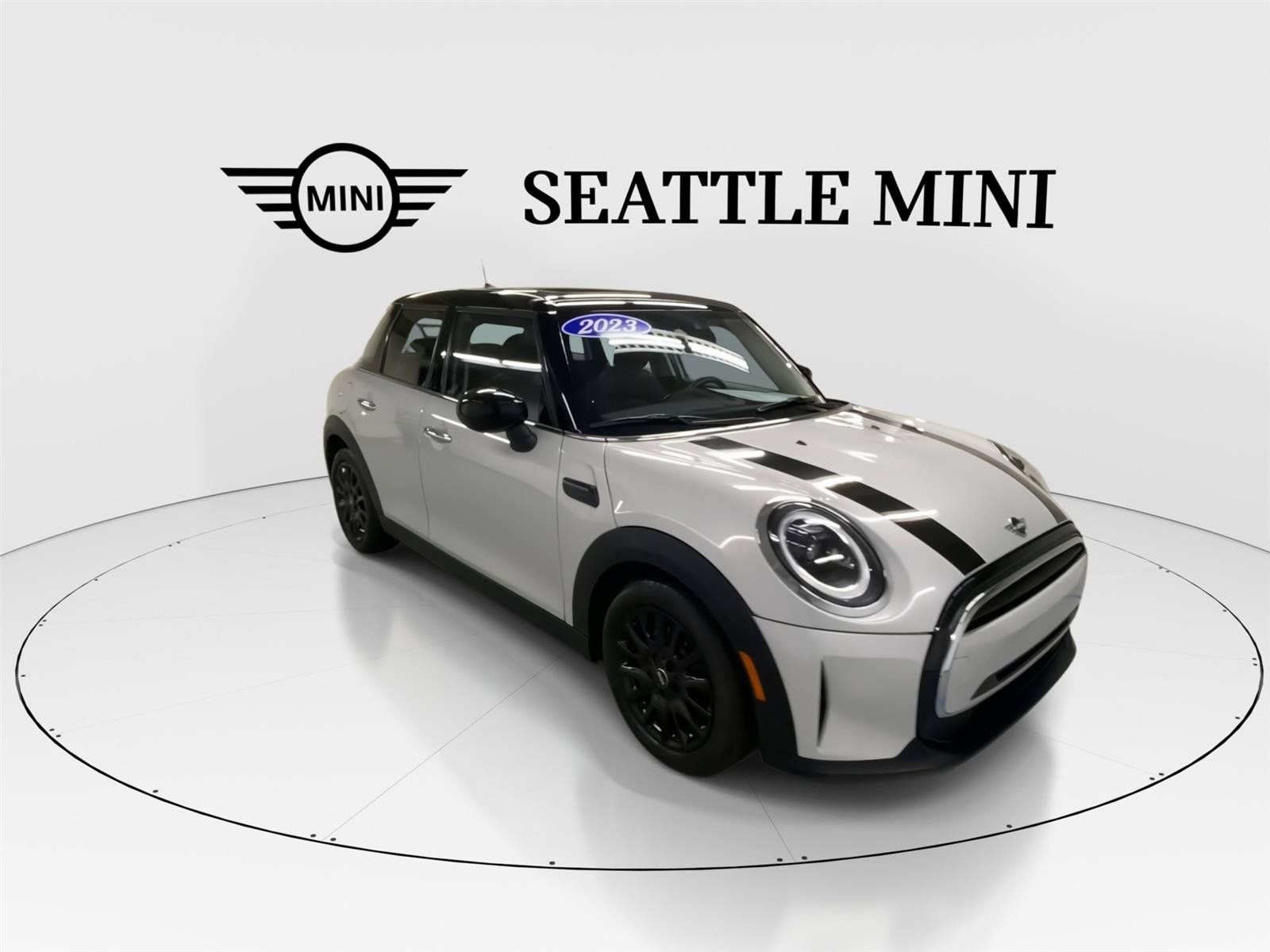 Used 2023 MINI Cooper 4-Door Hardtop FWD image 2