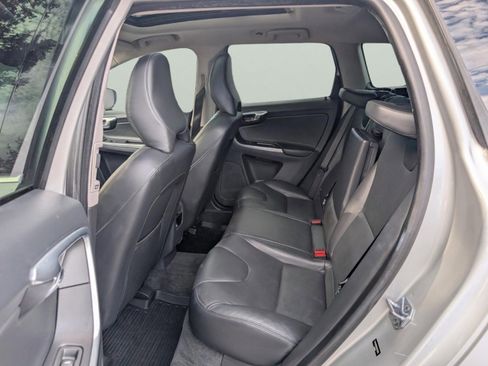 Used 2016 Volvo XC60 T5 Premier image 34